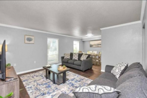 Houston 3 BR Luxury Home - Sleeps 8
